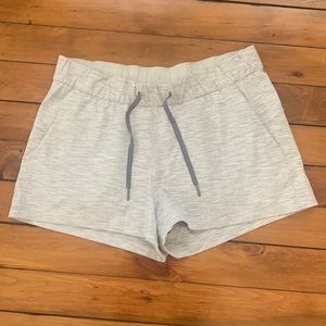 Lululemon short 4” unlined